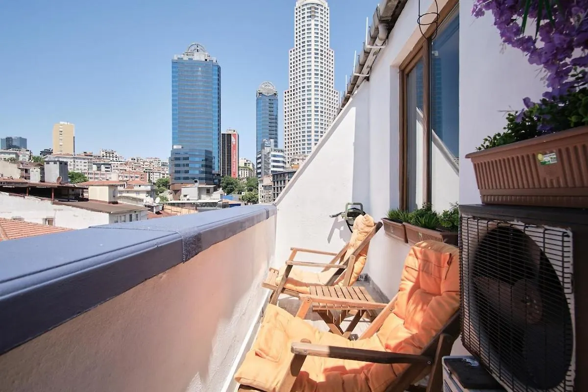 이스탄불 Cozy Penthouse With The Balcony 아파트
