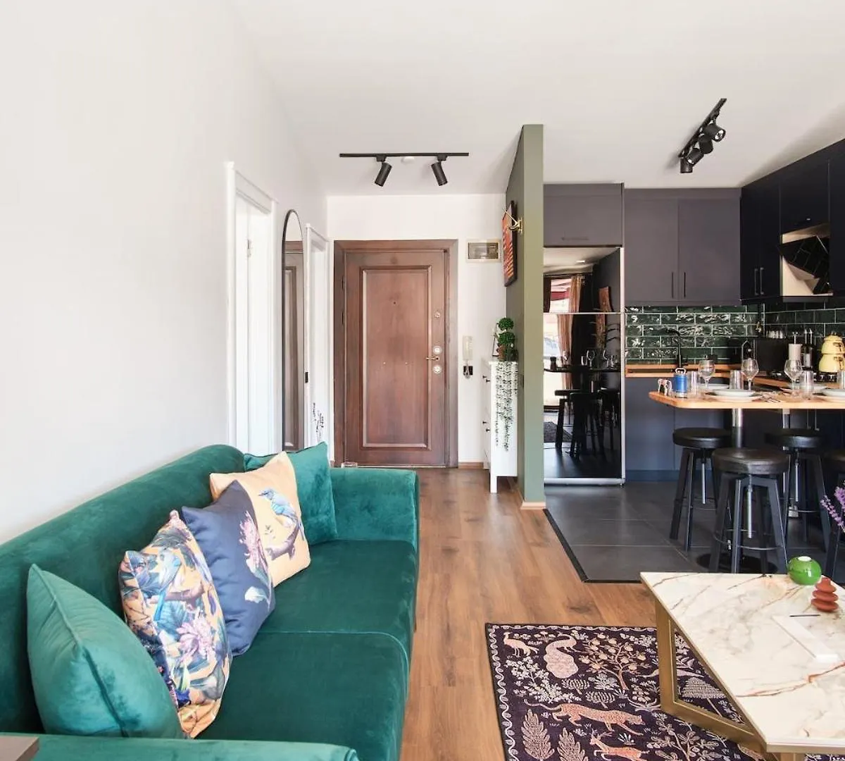 이스탄불 Cozy Penthouse With The Balcony 아파트
